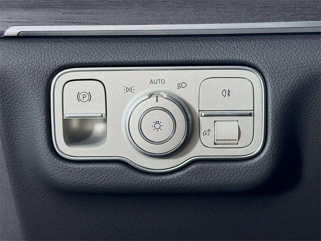 New 2025 Mercedes-Benz GLE 450e 4MATIC image 11