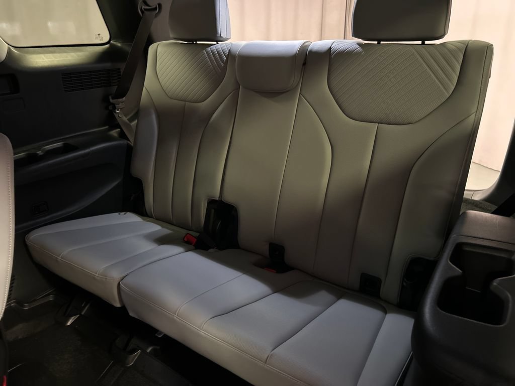 Used 2024 Hyundai Palisade SEL FWD image 21