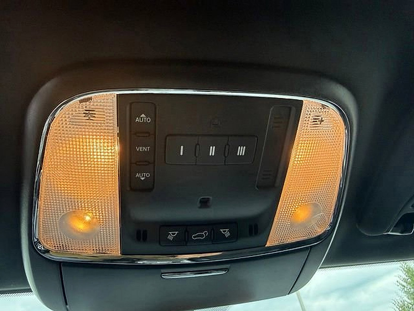 Used 2021 Jeep Grand Cherokee Laredo X AWD/4WD image 18