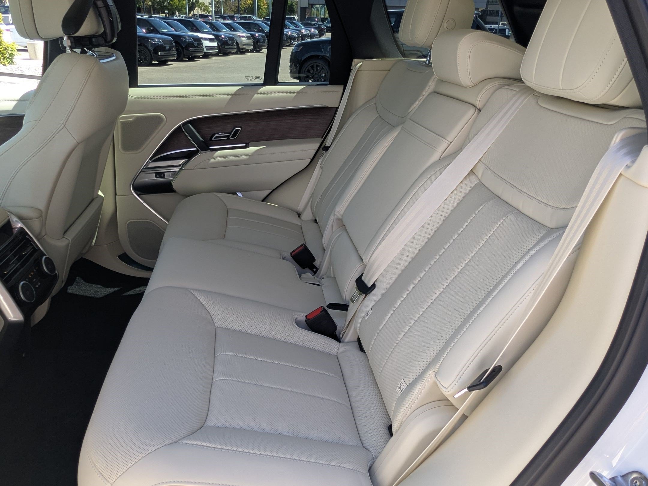 New 2026 Land Rover Range Rover SE AWD/4WD image 28