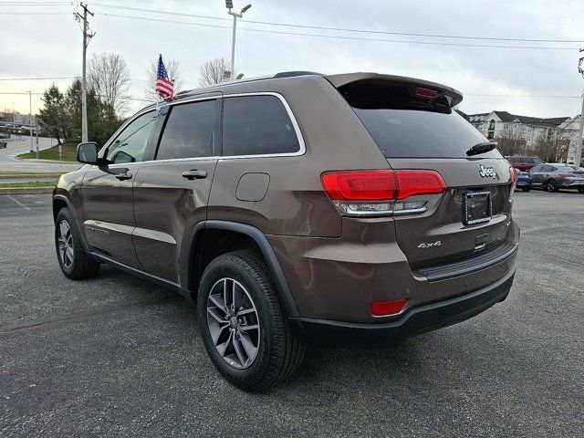 Certified 2018 Jeep Grand Cherokee Laredo image 4