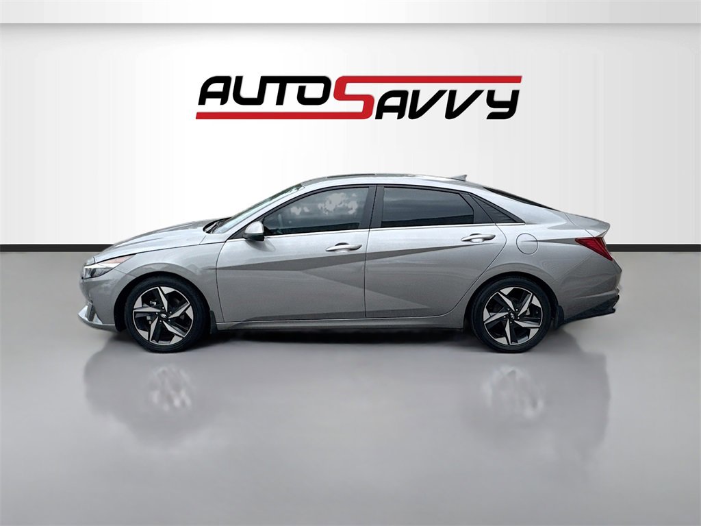 Used 2023 Hyundai Elantra Limited image 4
