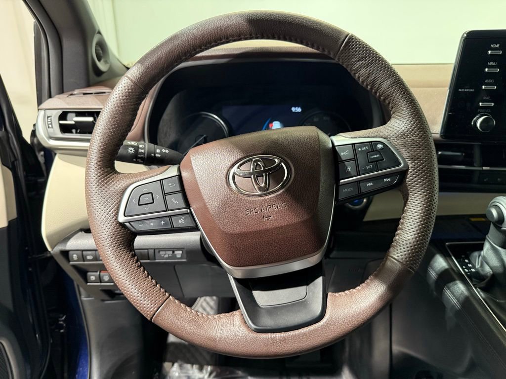 Certified 2023 Toyota Sienna Platinum image 26
