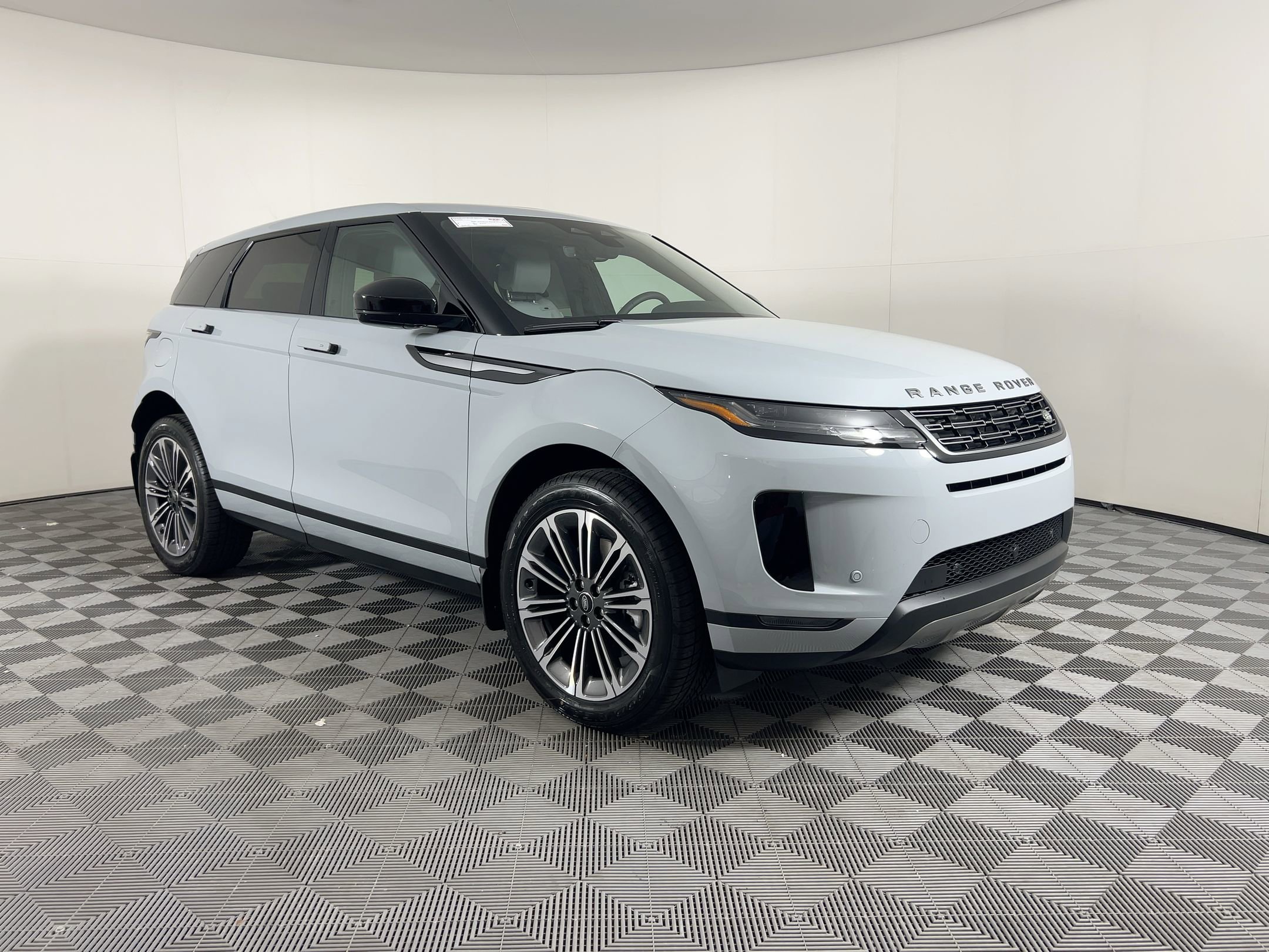 New 2026 Land Rover Range Rover Evoque S image 5