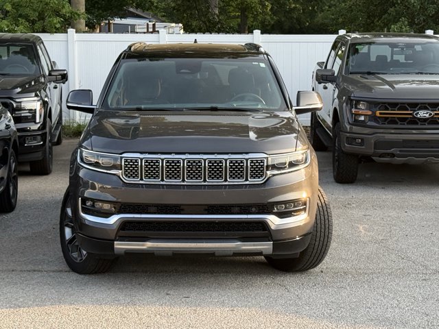 Used 2022 Jeep Grand Wagoneer Series III AWD/4WD image 2