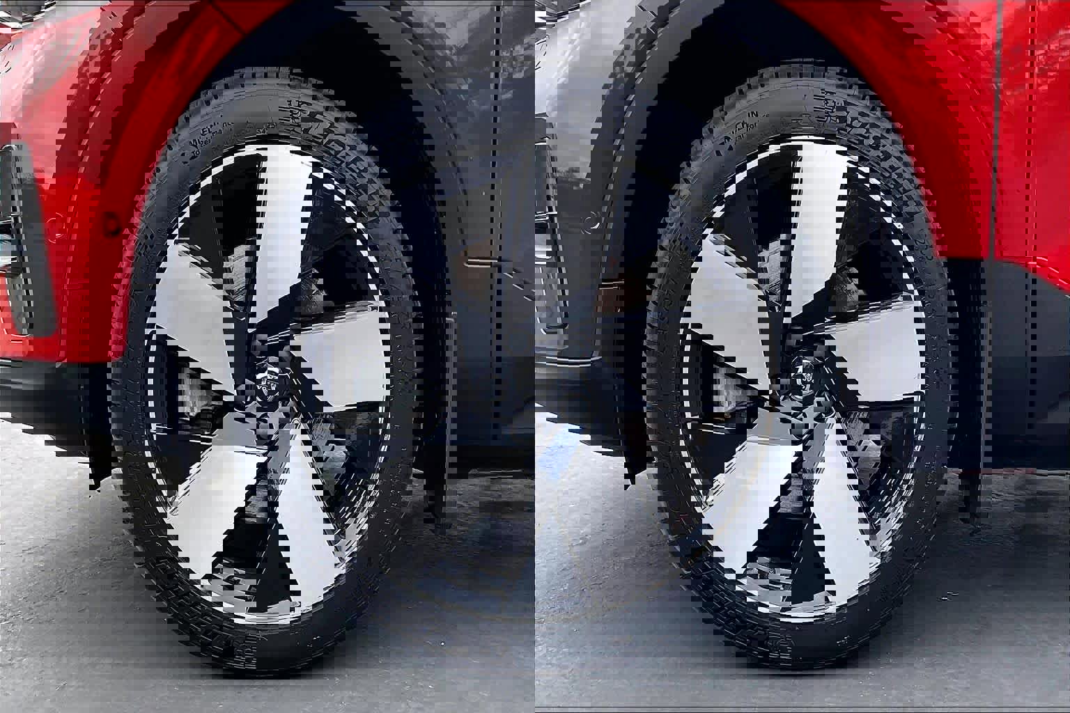 Used 2023 Volvo C40 P8 Recharge Ultimate w/ Protection Package Premier image 12