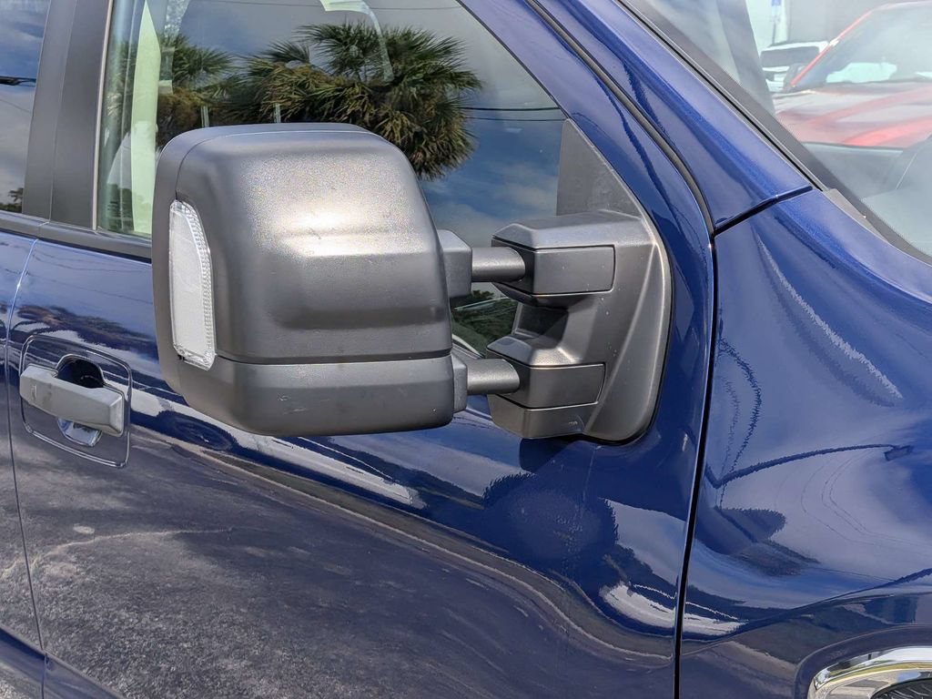 Used 2022 Nissan Titan SV w/ SV Convenience Package AWD/4WD image 10