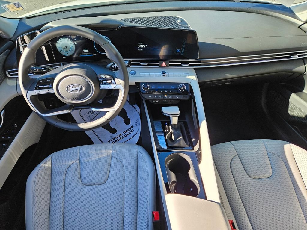 New 2025 Hyundai Elantra Limited image 13