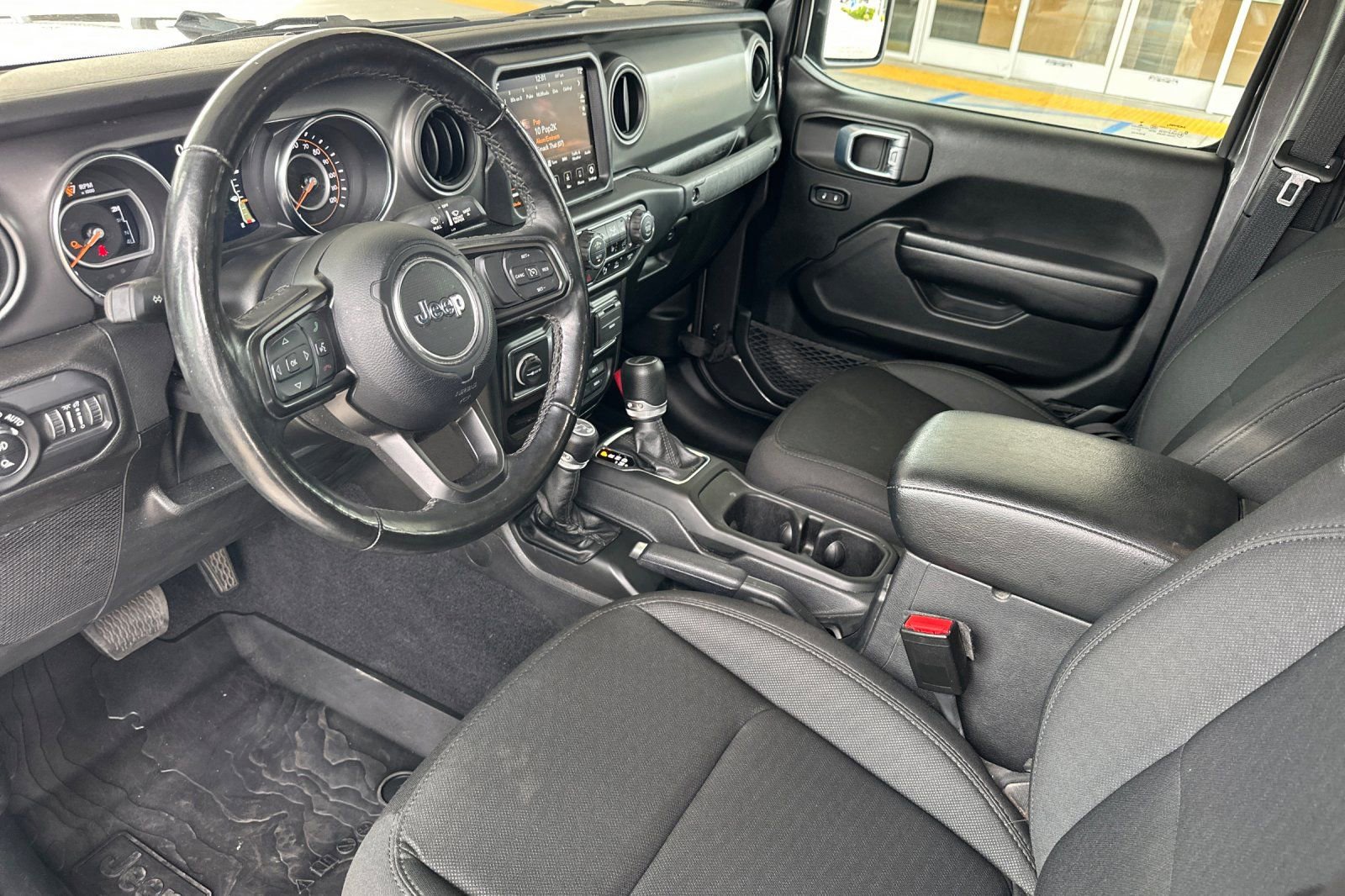 Used 2021 Jeep Gladiator Willys image 9