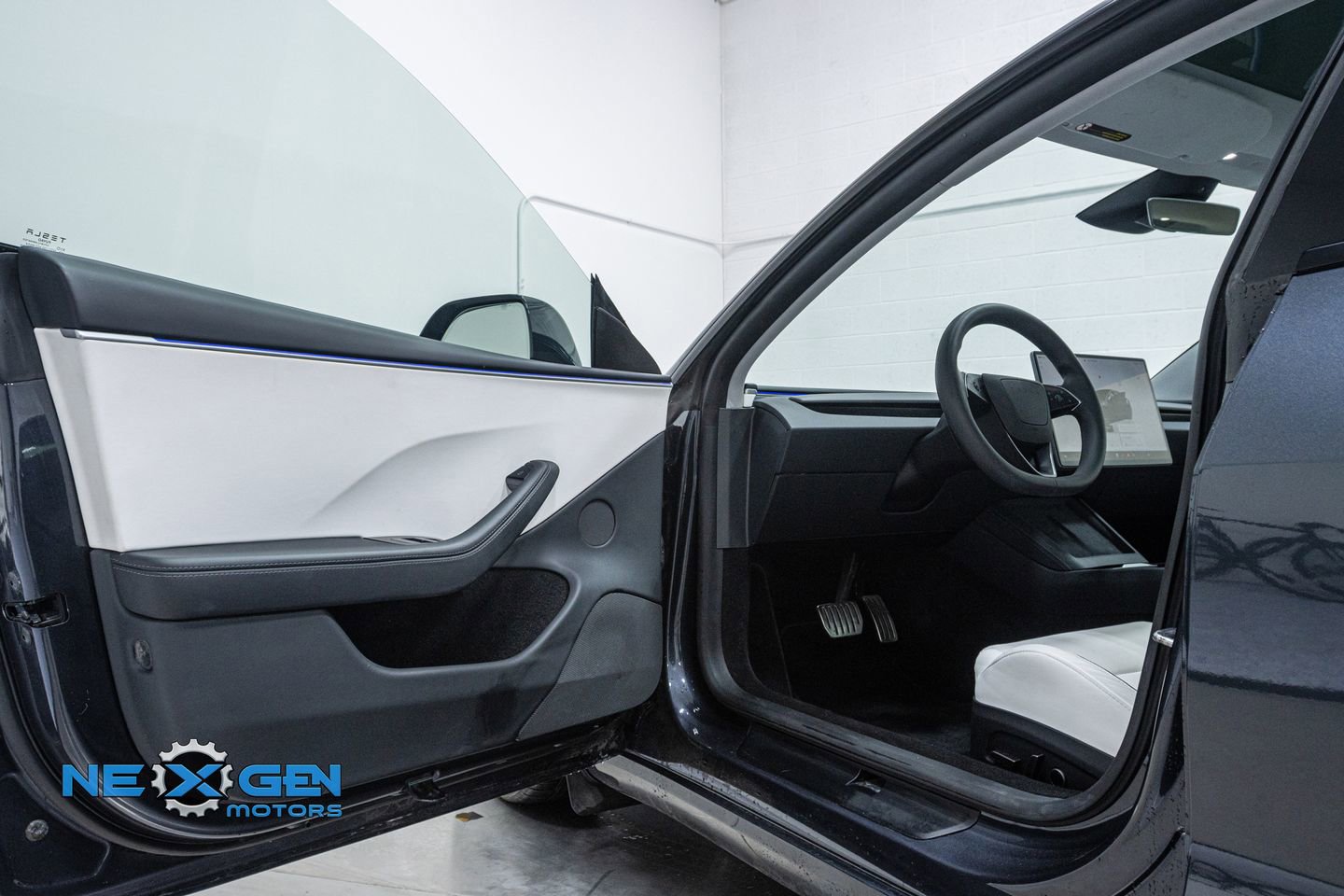 Used 2024 Tesla Model 3 Performance image 9