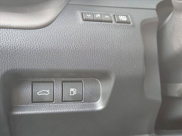 Certified 2026 Toyota Crown AWD/4WD image 16