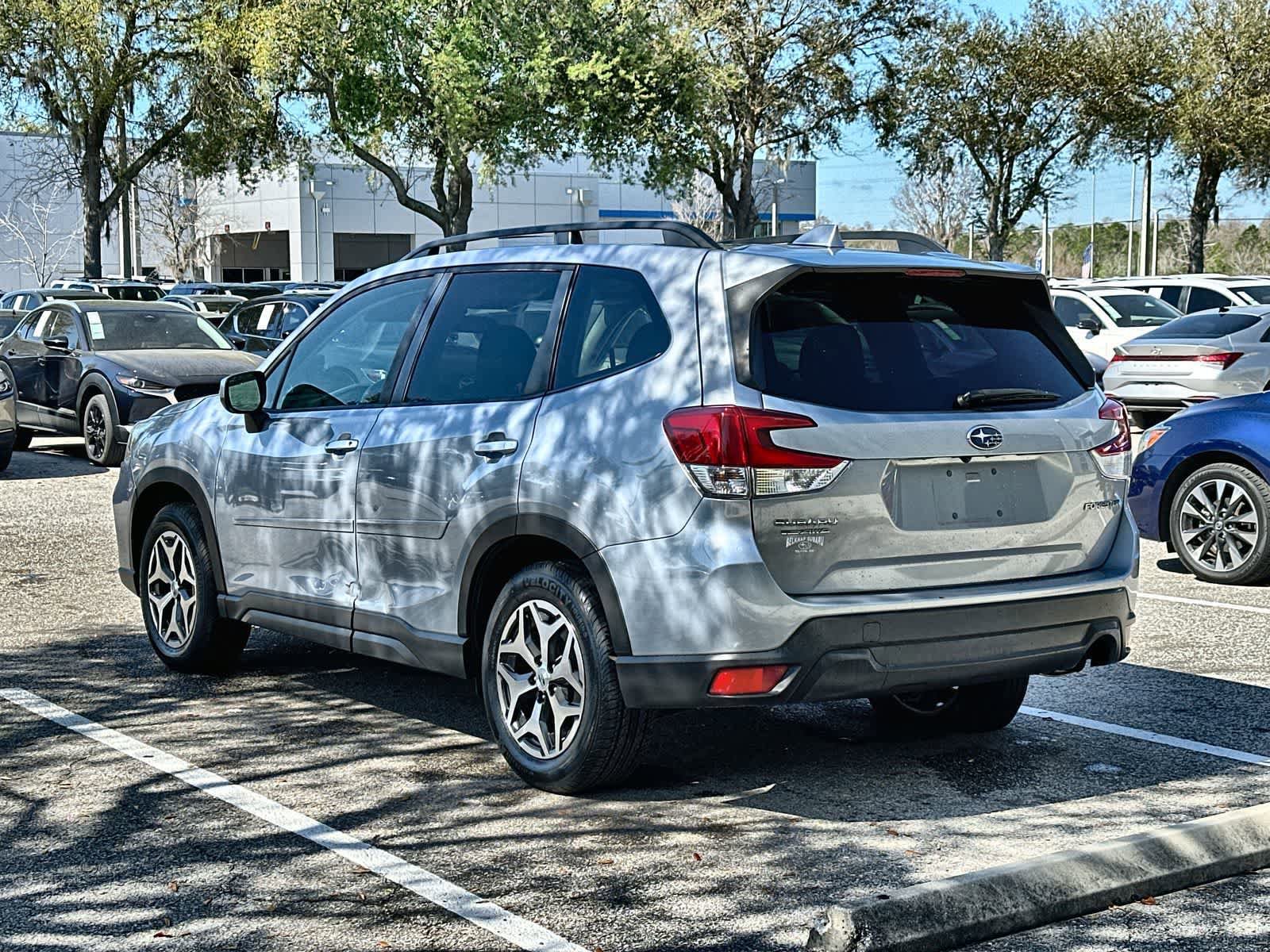 Used 2020 Subaru Forester Premium AWD/4WD image 6