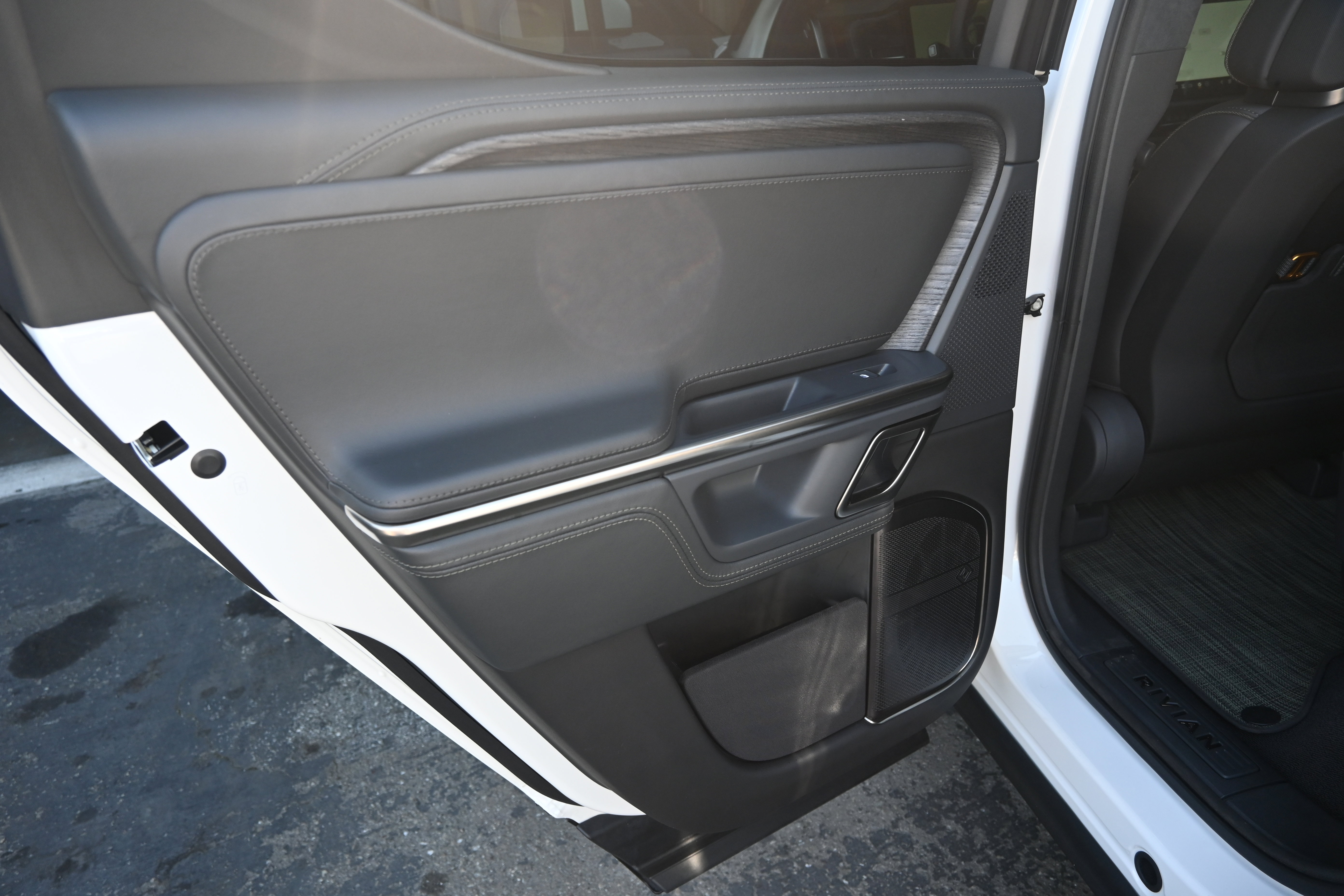 Used 2023 Rivian R1T Adventure image 41