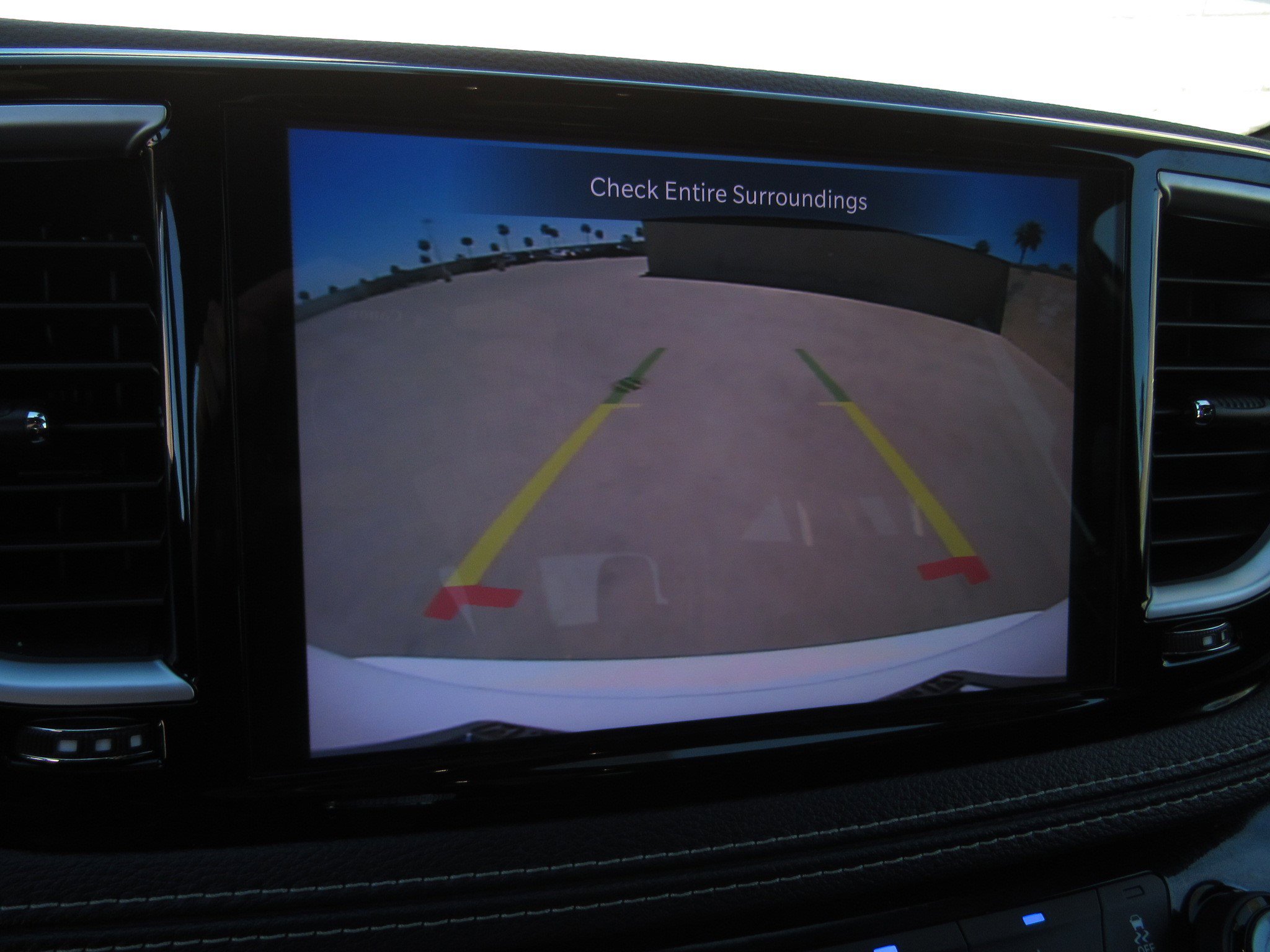 Used 2025 Chrysler Pacifica Limited image 21