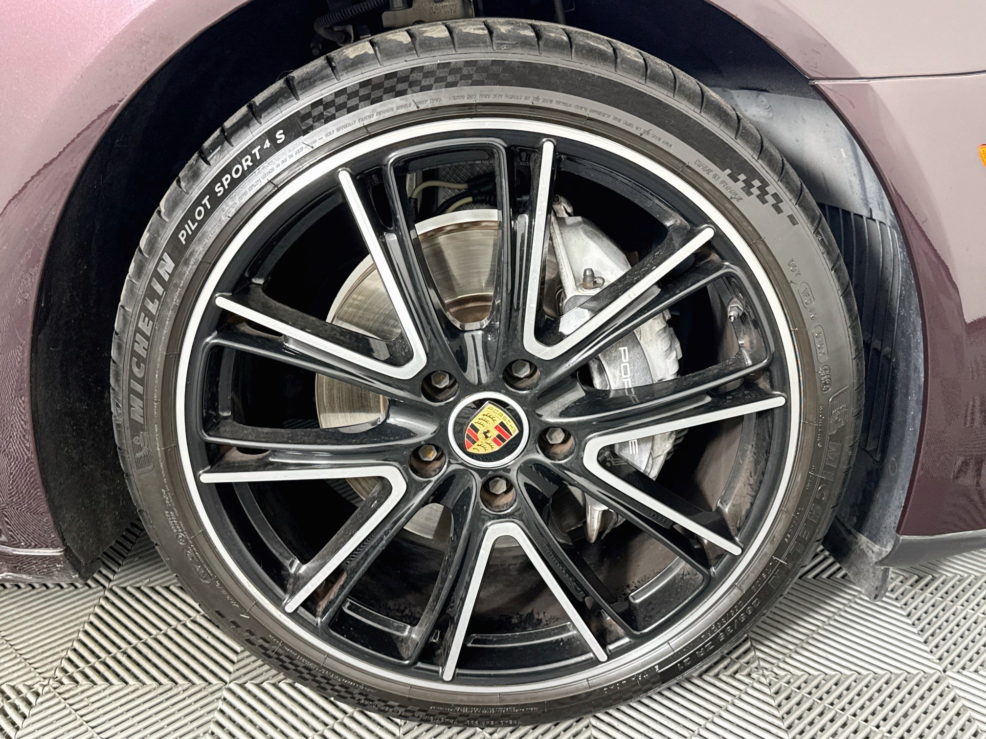 Used 2023 Porsche Panamera Platinum Edition w/ Sport Chrono Package RWD image 29