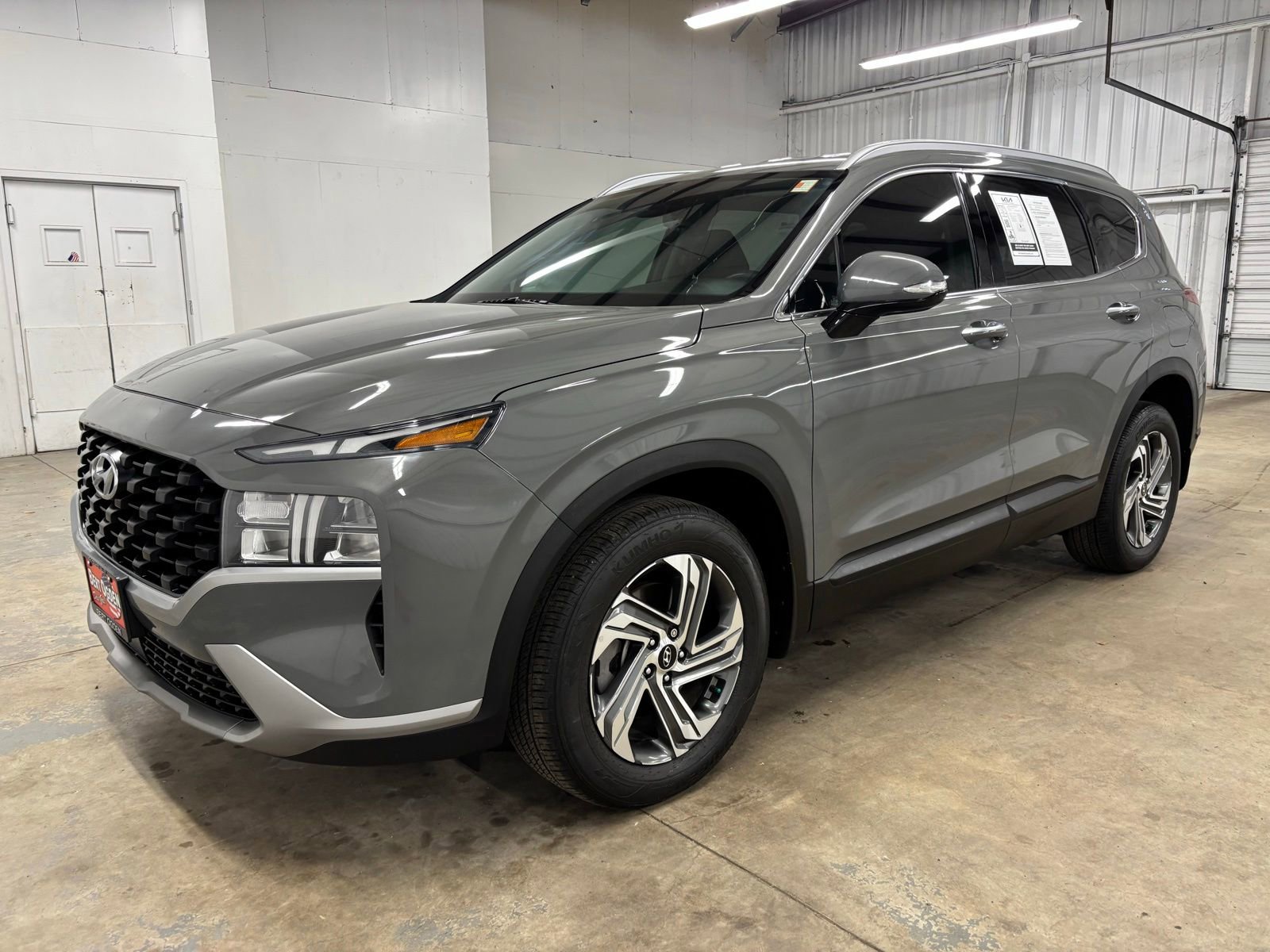 Used 2023 Hyundai Santa Fe SEL FWD image 3
