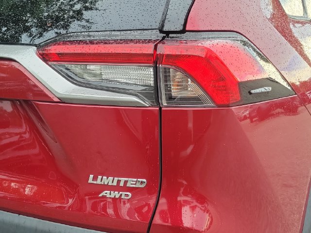 Used 2020 Toyota RAV4 Limited AWD/4WD image 30