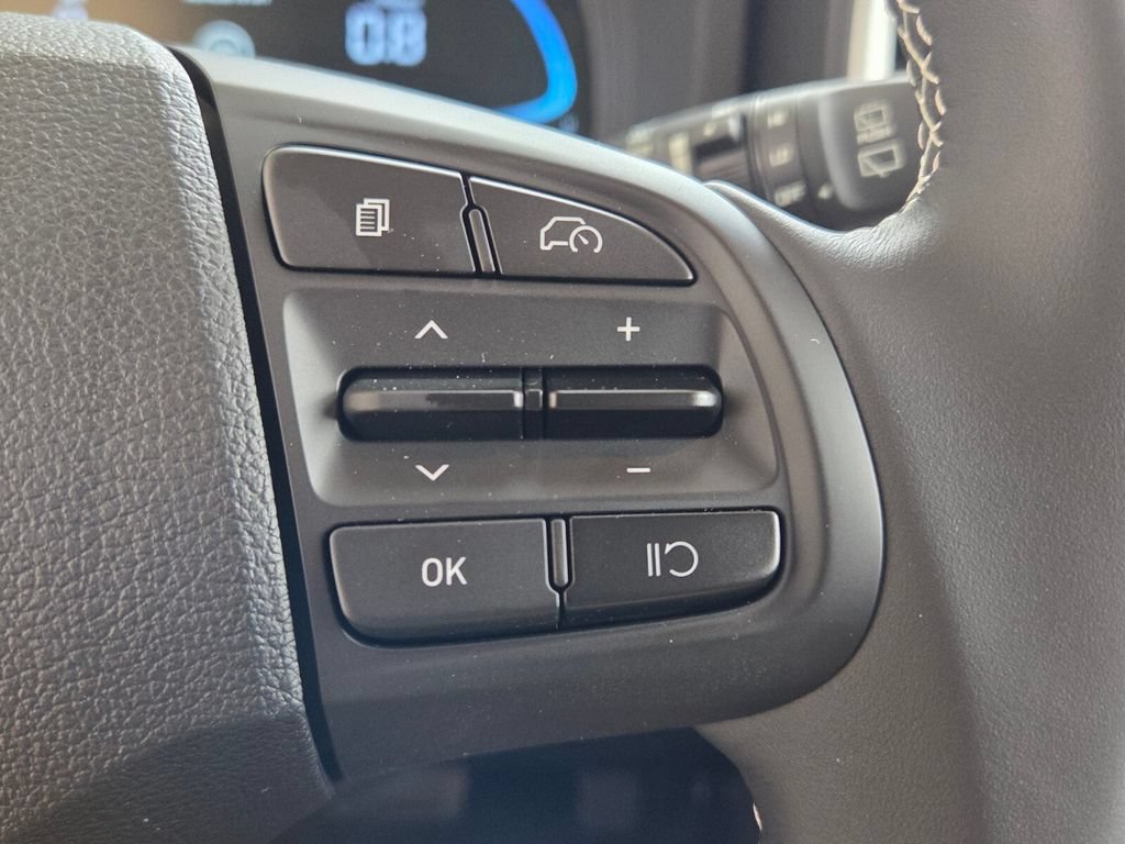 New 2025 Hyundai Venue Limited FWD image 25