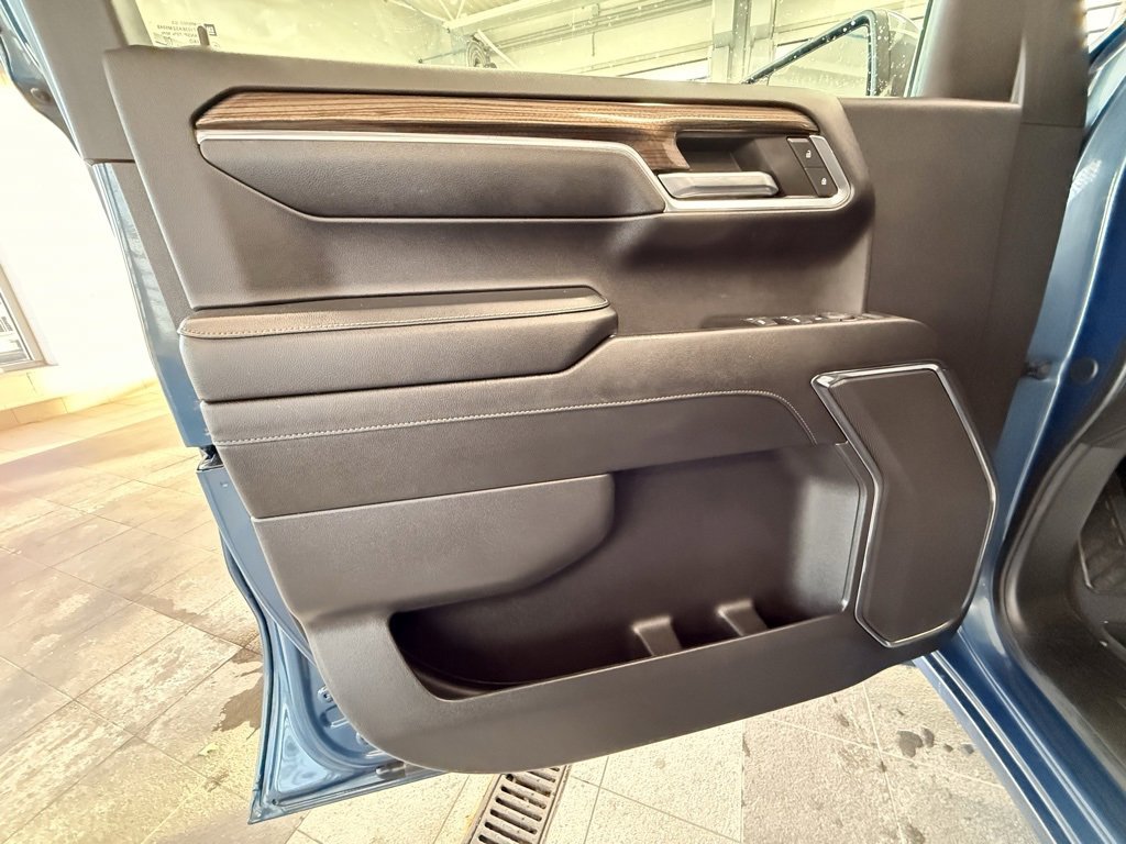 Used 2024 Chevrolet Silverado 1500 LT image 34