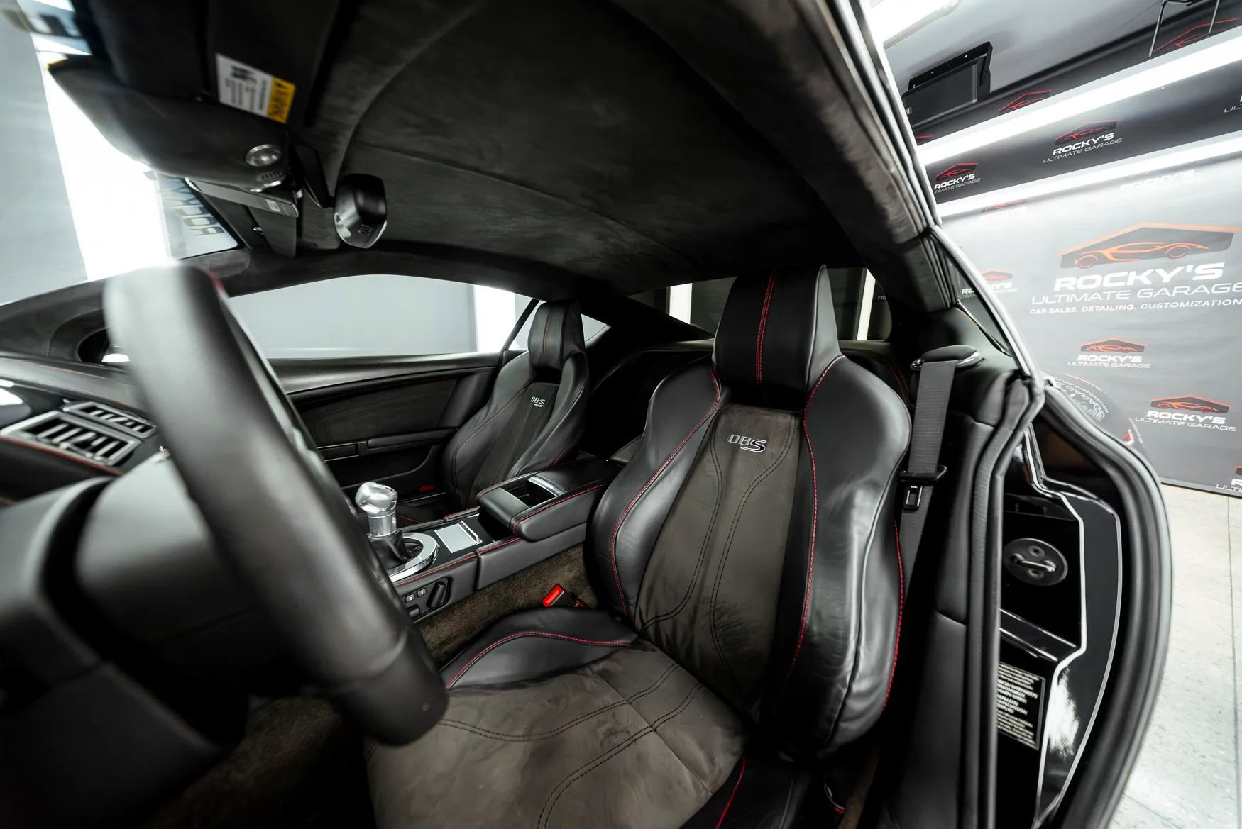 Used 2009 Aston Martin DBS Coupe RWD image 16