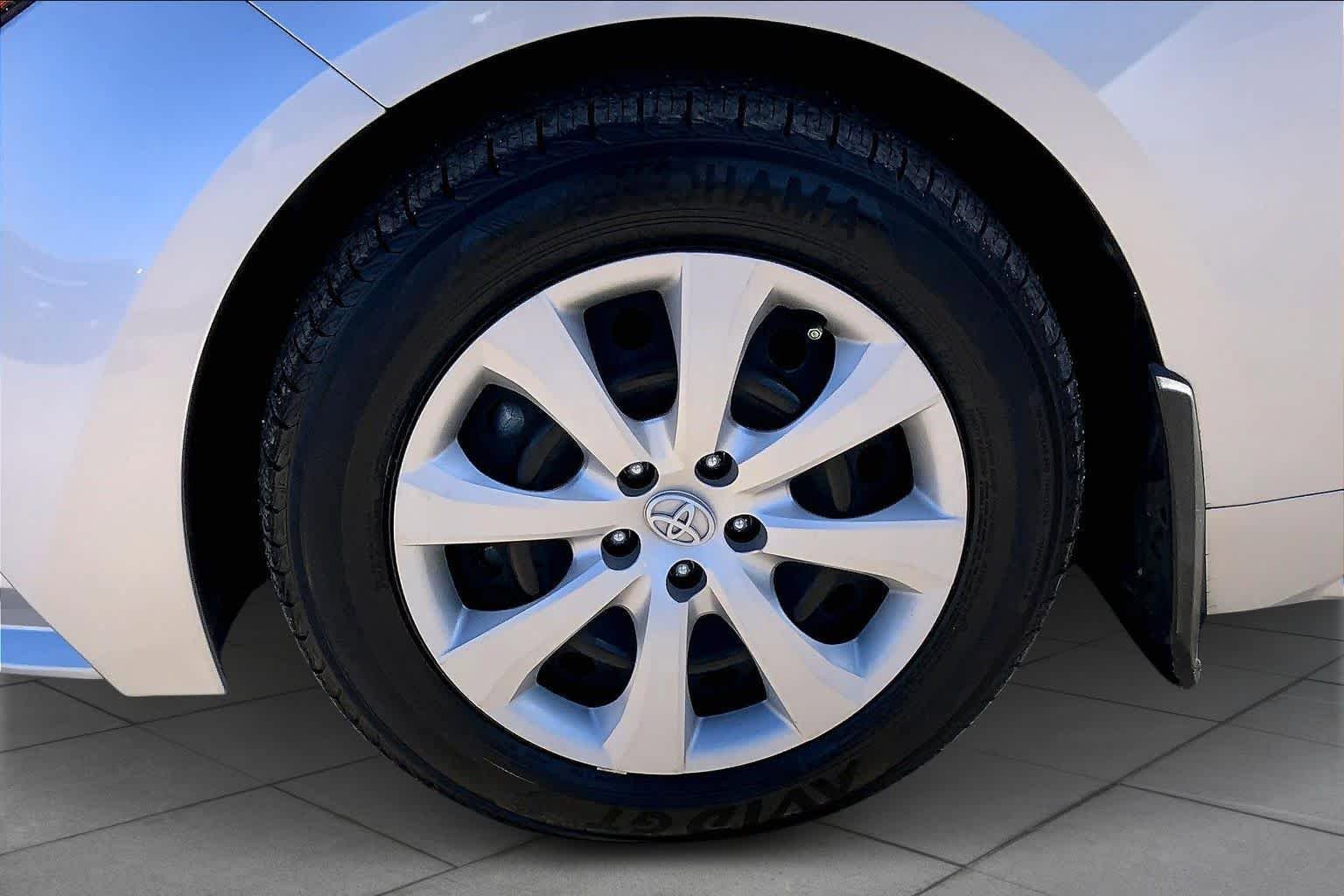 Used 2025 Toyota Corolla LE image 11
