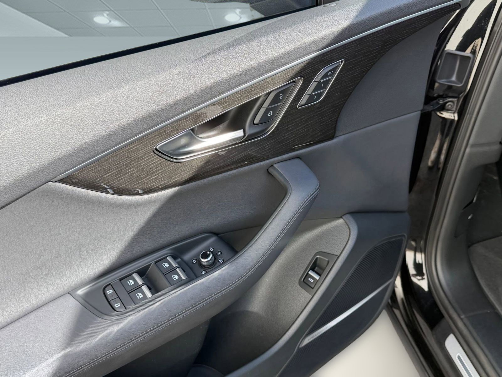 Used 2024 Audi Q7 Premium Plus w/ Premium Plus Package image 23