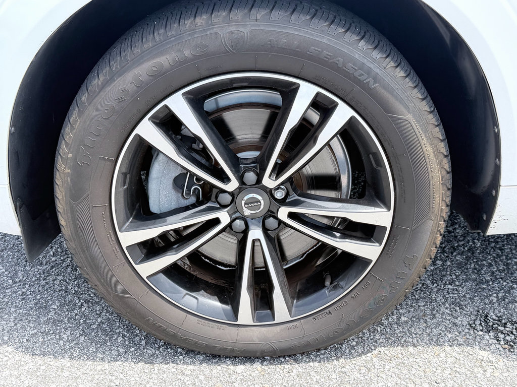 Used 2018 Volvo XC60 T6 Momentum w/ Convenience Package AWD/4WD image 35