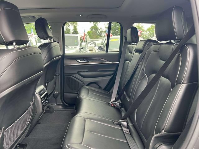 Used 2023 Jeep Grand Cherokee Limited AWD/4WD image 32