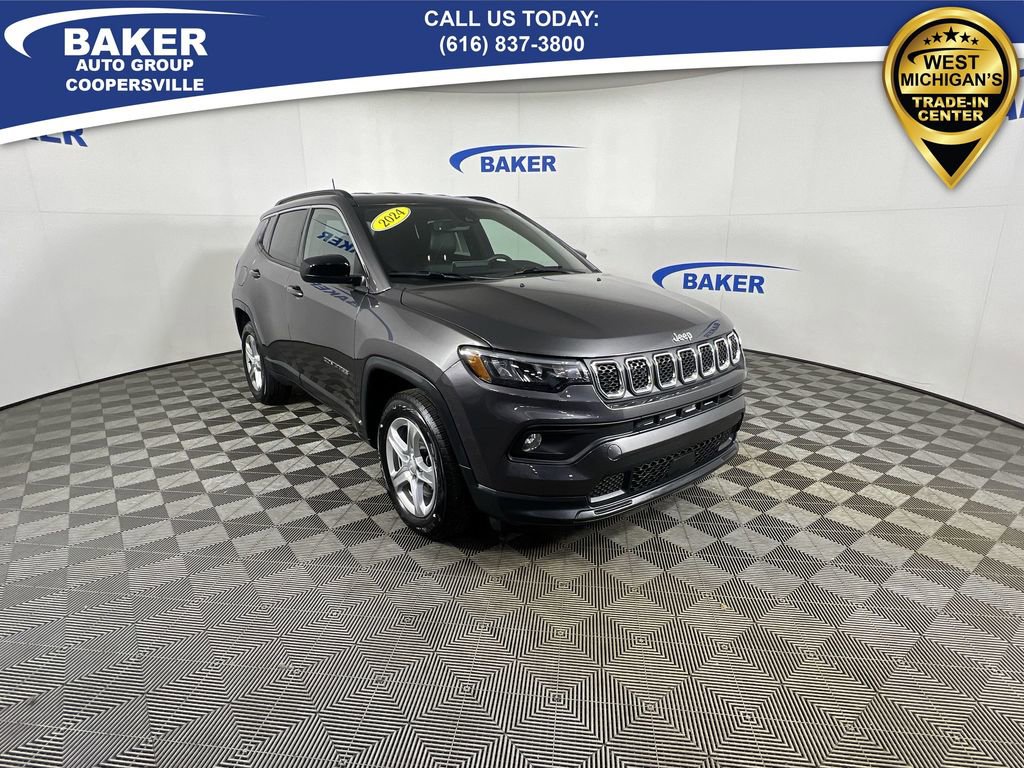Used 2024 Jeep Compass Latitude w/ Convenience Group image 2