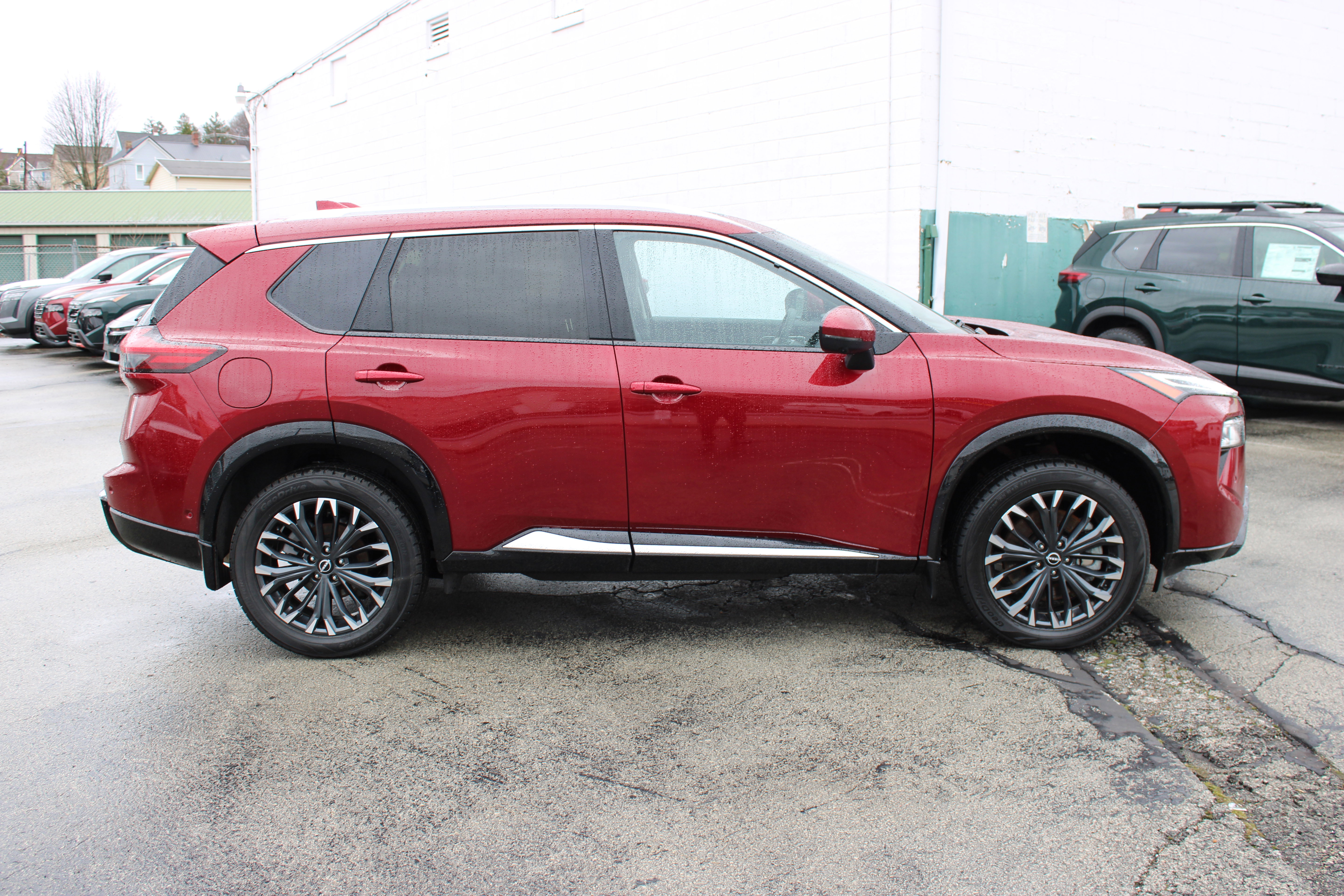 Certified 2025 Nissan Rogue Platinum w/ Tech Package image 8