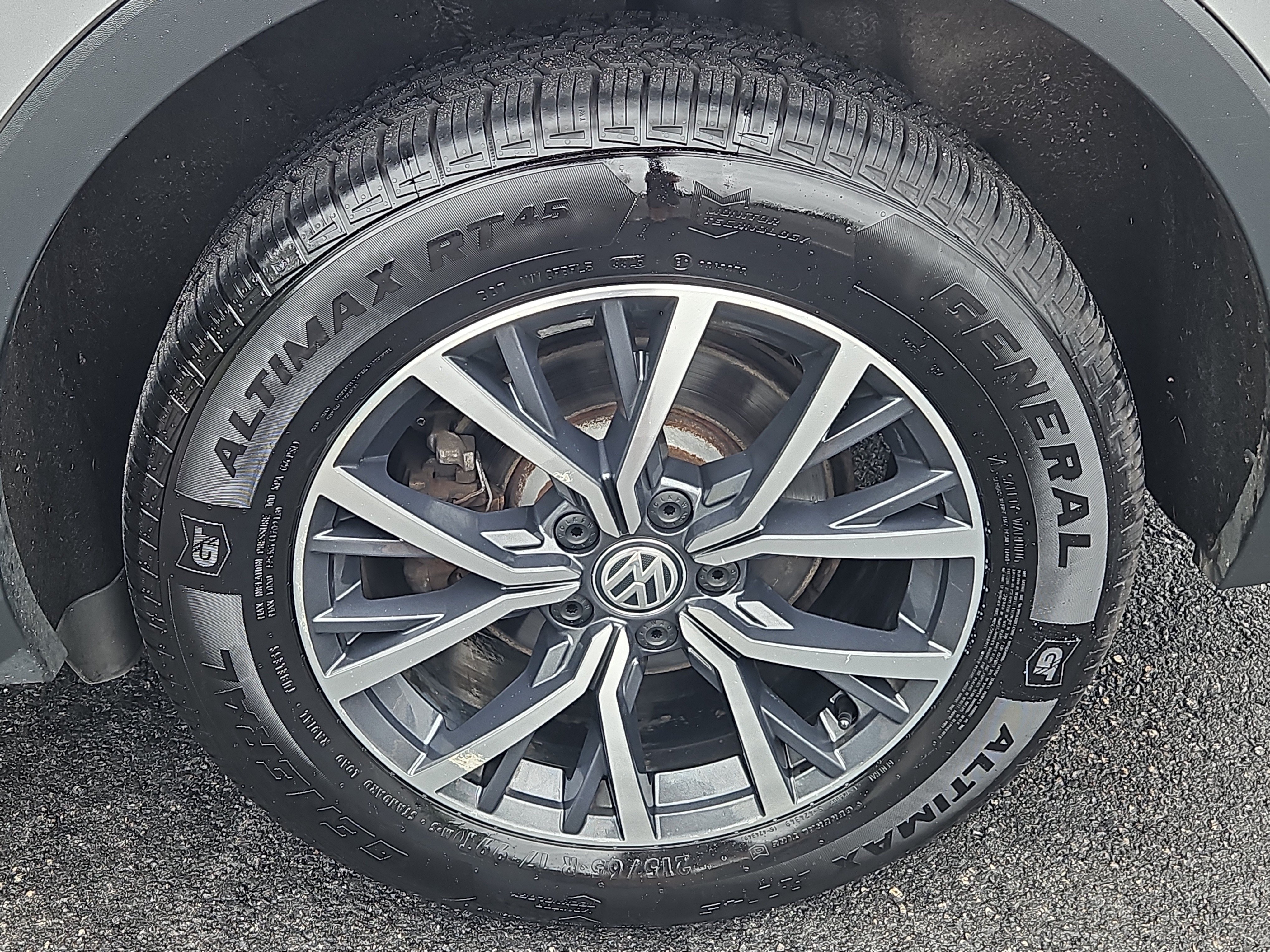 Used 2020 Volkswagen Tiguan SE AWD/4WD image 25