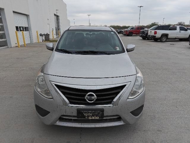 Used 2017 Nissan Versa SV FWD image 4