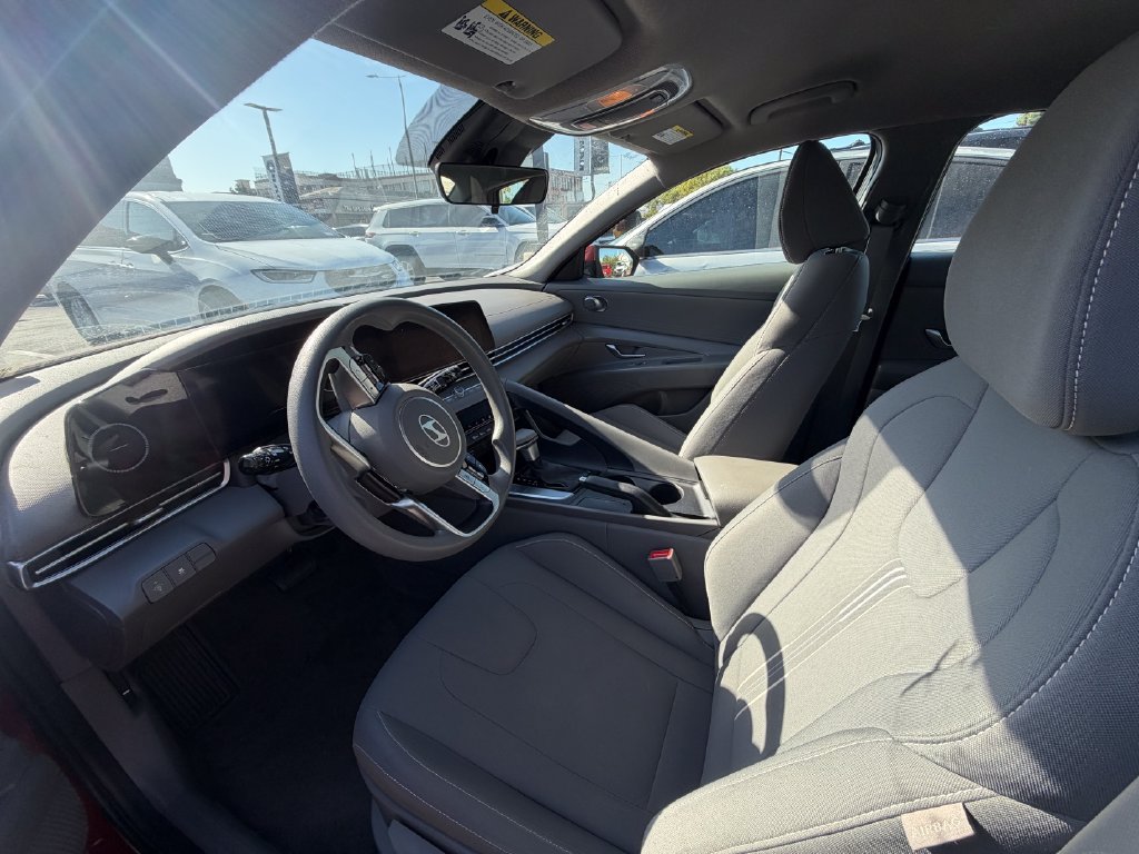 Used 2024 Hyundai Elantra SEL FWD image 5