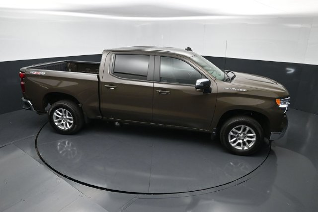 Used 2023 Chevrolet Silverado 1500 LT AWD/4WD image 26