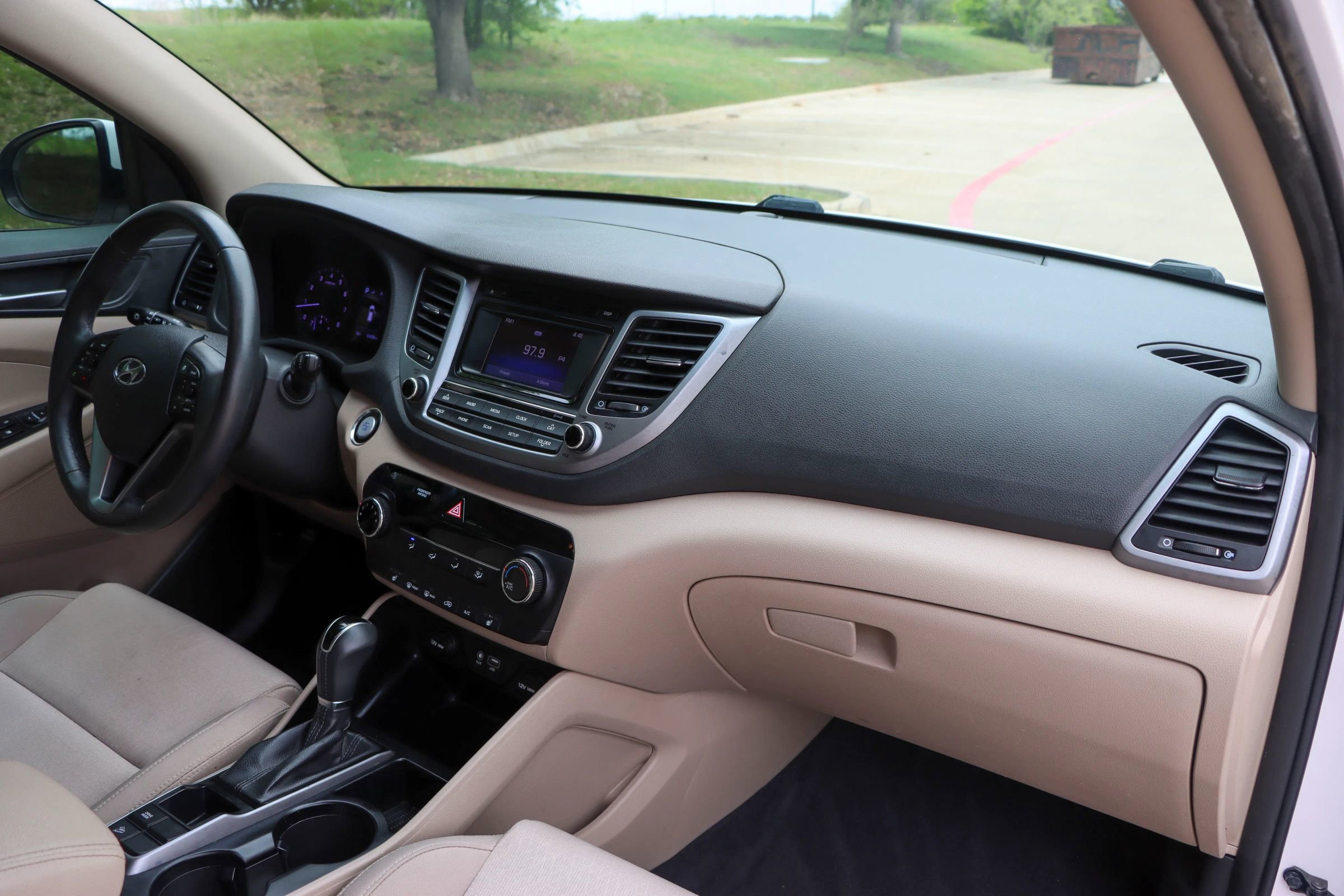 Used 2016 Hyundai Tucson Sport image 22