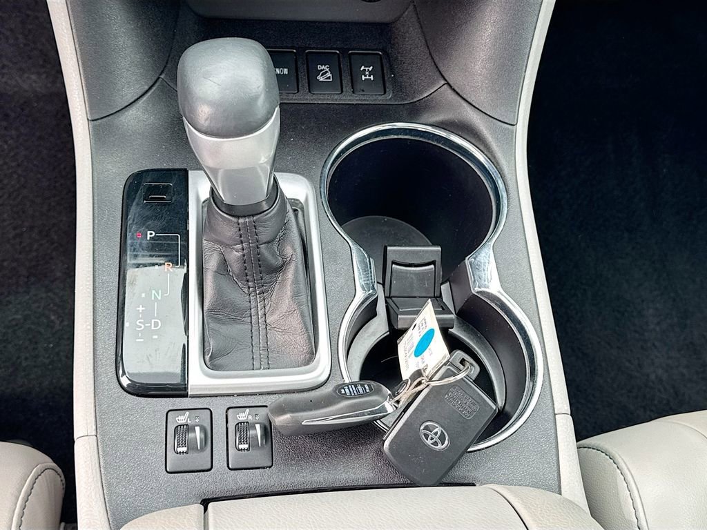 Used 2019 Toyota Highlander XLE image 14