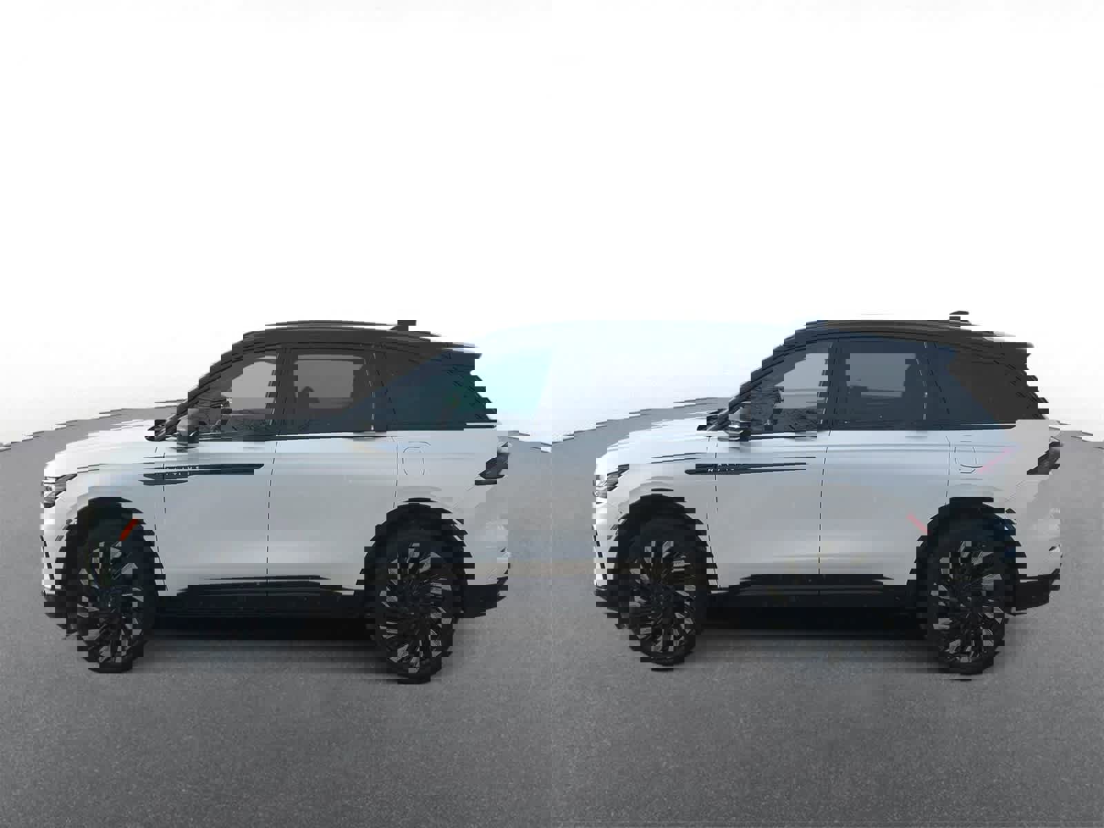 Used 2025 Lincoln Nautilus Reserve w/ Jet Appearance Package image 5