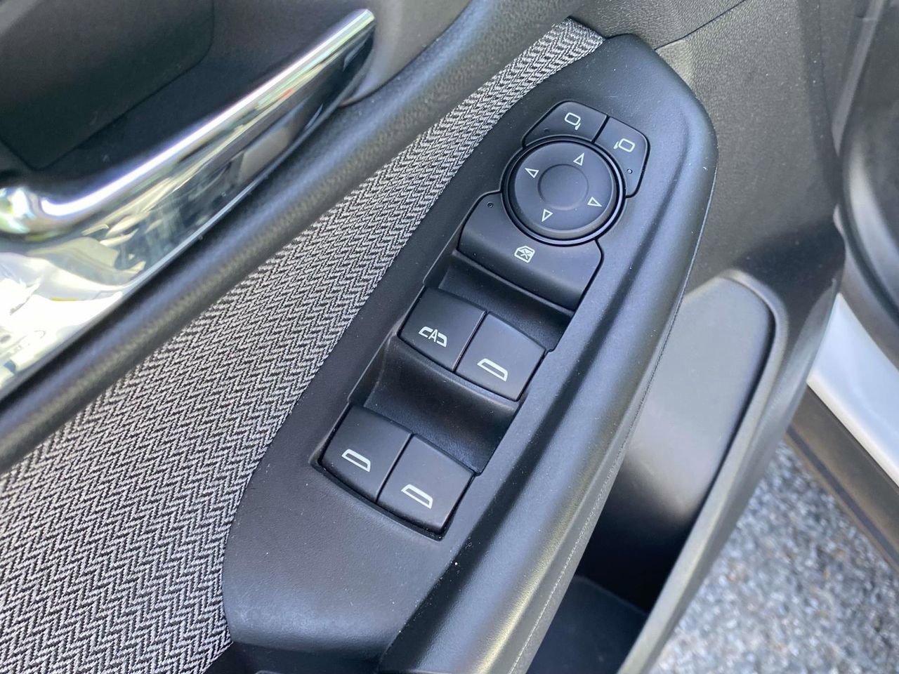 Used 2025 Chevrolet TrailBlazer LT AWD/4WD image 15