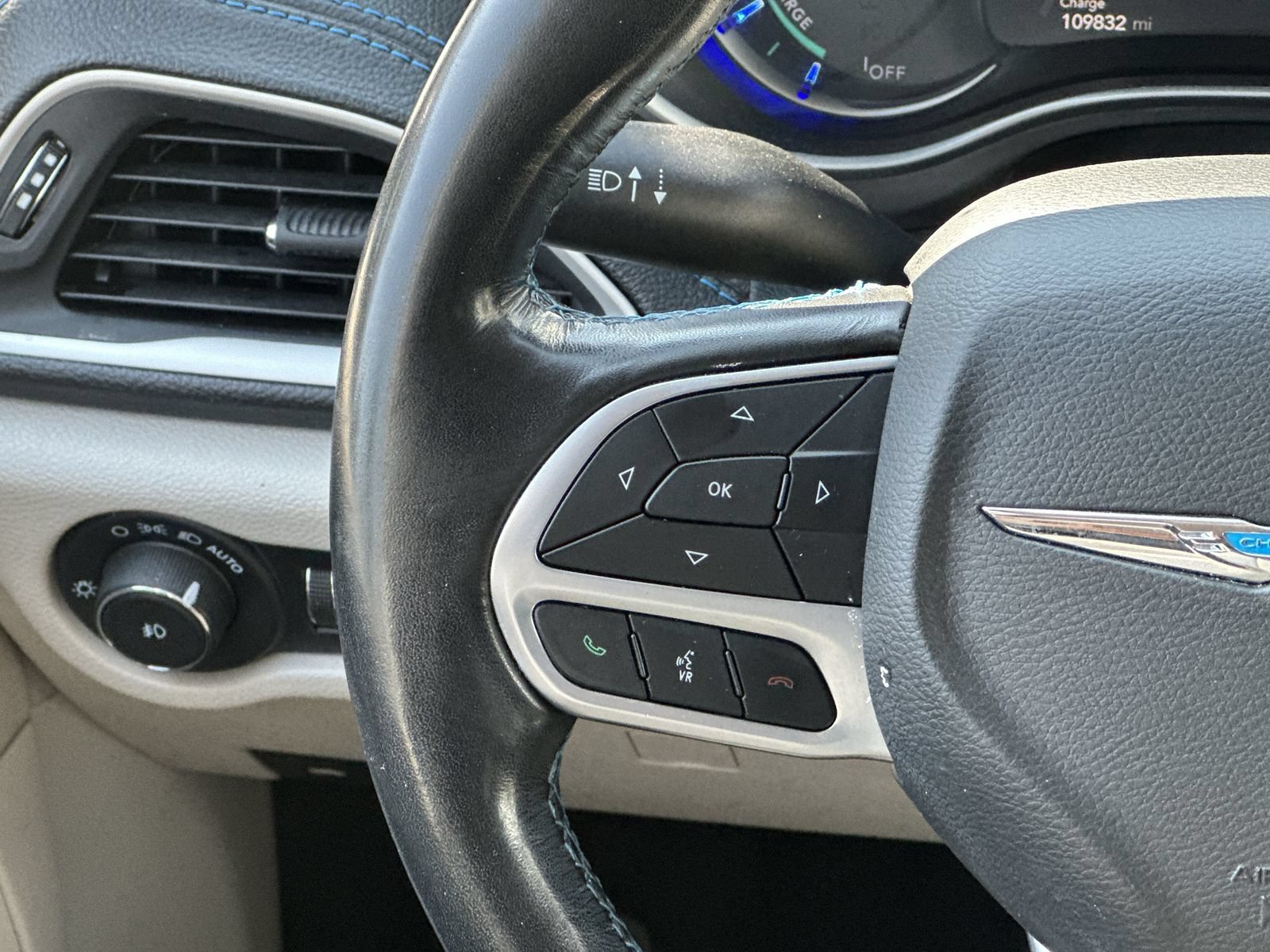 Used 2021 Chrysler Pacifica Touring-L FWD image 20