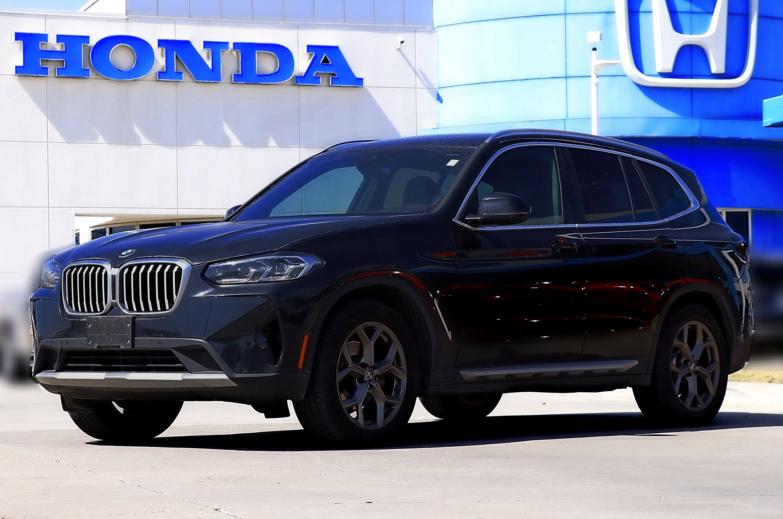 Used 2024 BMW X3 xDrive30i AWD/4WD image 1
