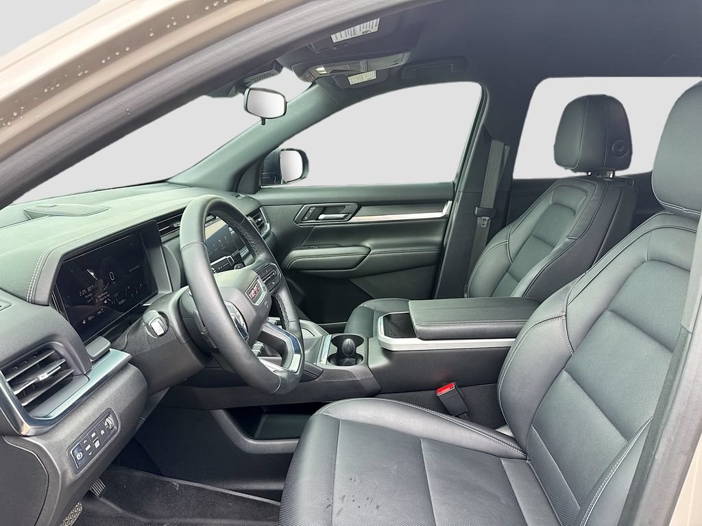 Used 2025 GMC Terrain Elevation w/ Elevation Premium Package AWD/4WD image 10