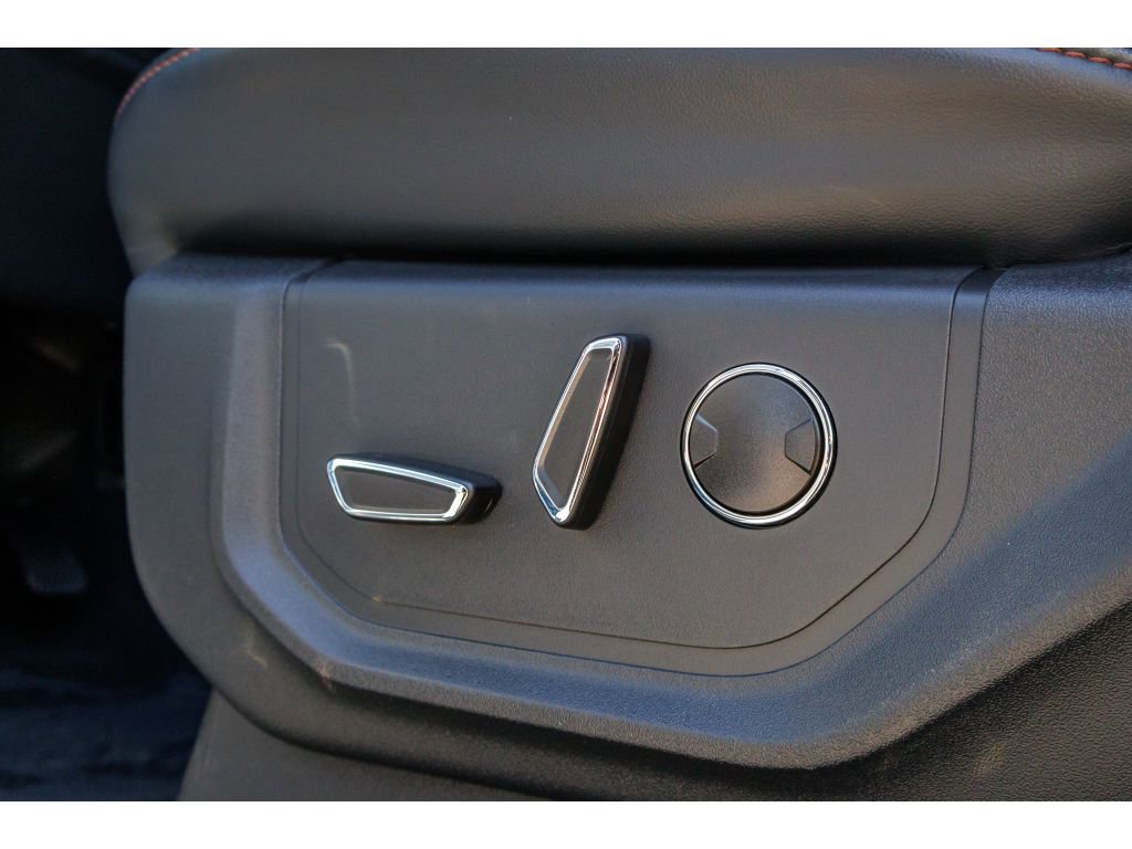 Used 2022 Ford F350 Platinum AWD/4WD image 16