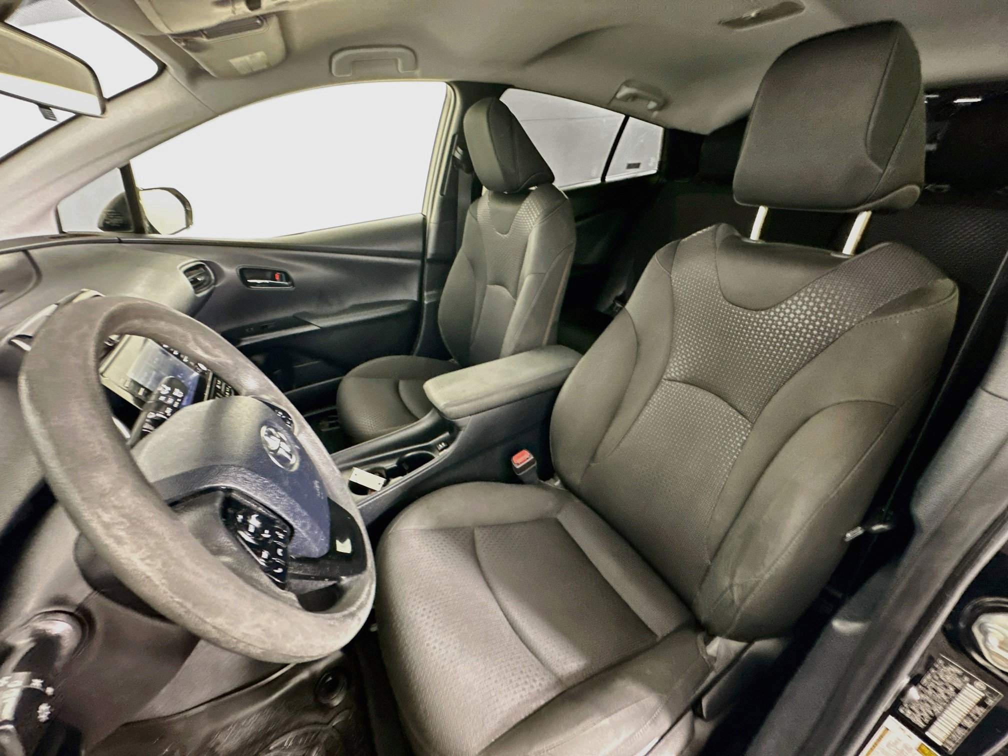 Used 2020 Toyota Prius LE FWD image 13