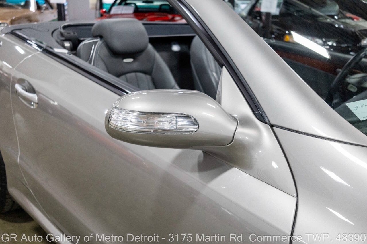 Used 2005 Mercedes-Benz SL 55 AMG image 34