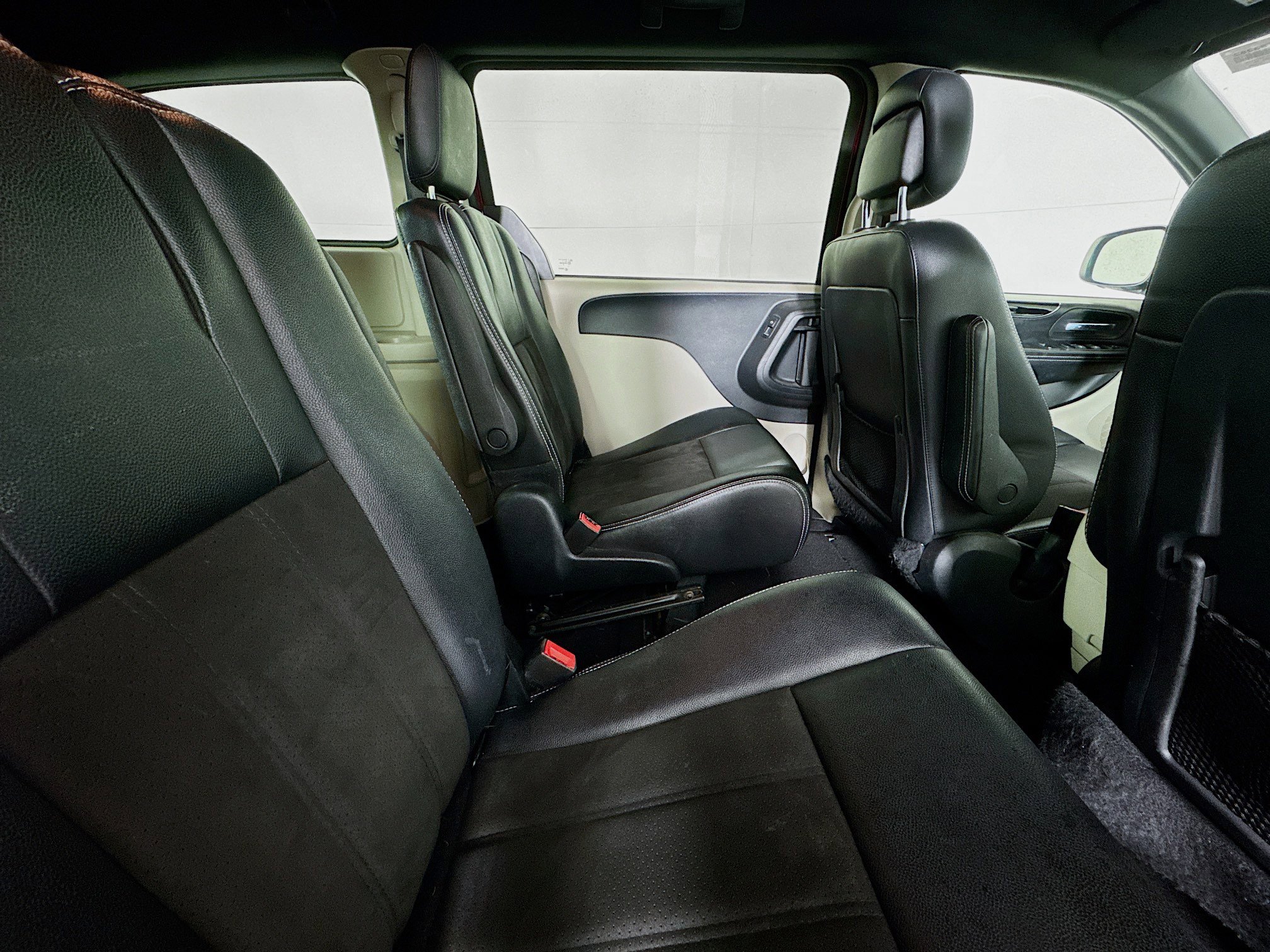 Used 2019 Dodge Grand Caravan SXT image 25