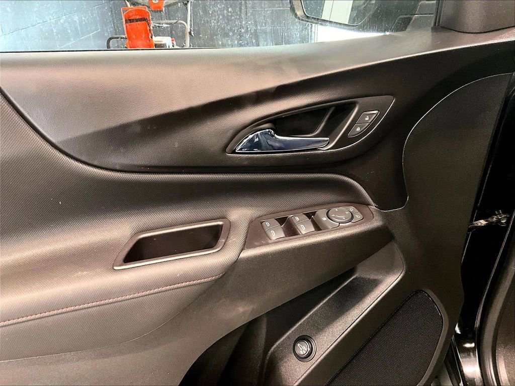 Used 2022 Chevrolet Equinox RS image 11