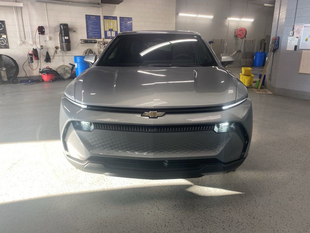 New 2026 Chevrolet Equinox EV LT image 2