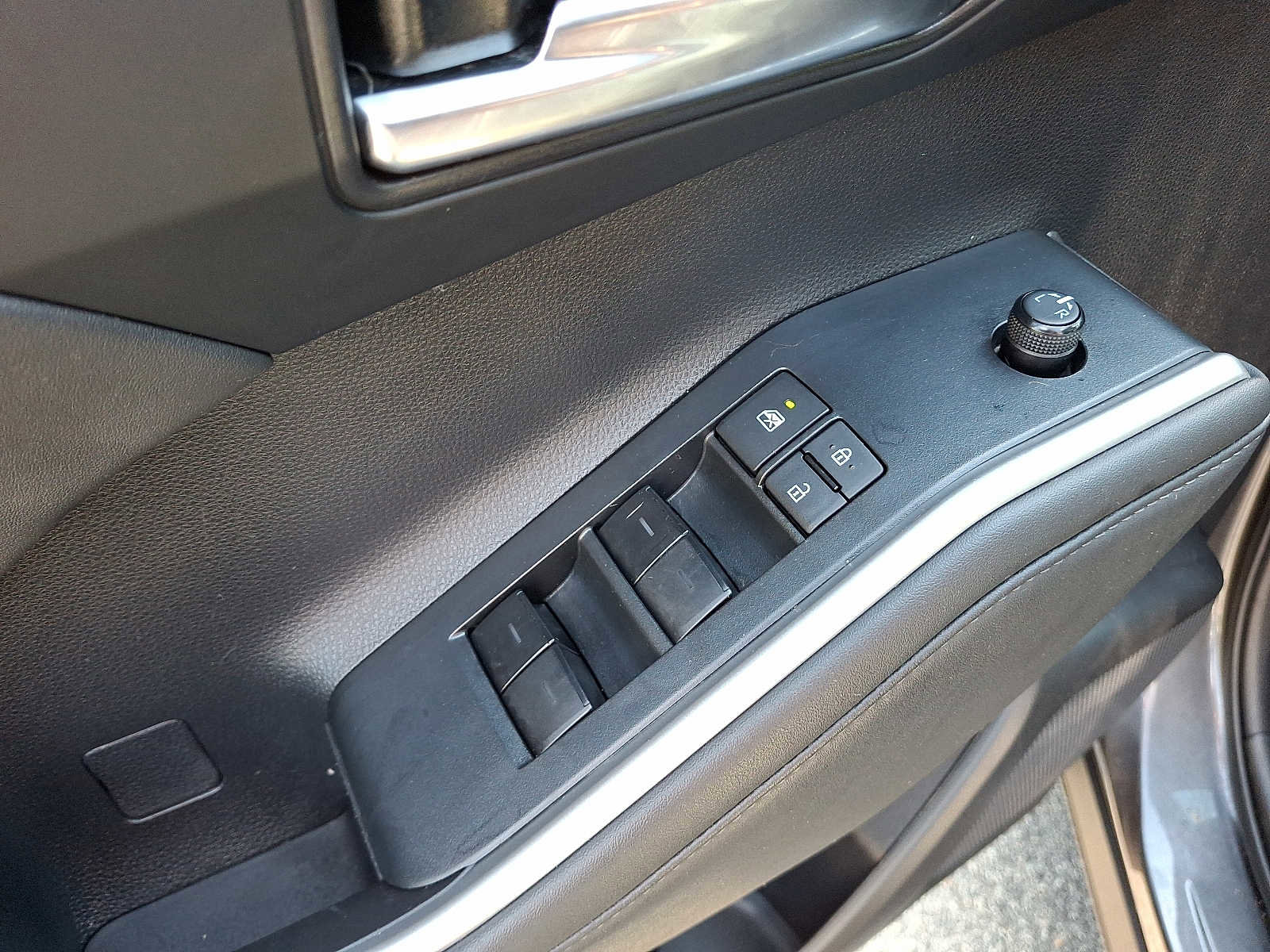 Used 2022 Toyota Highlander XLE image 15