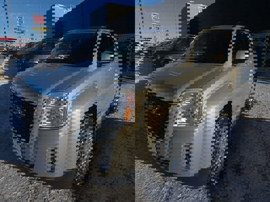 Used 2010 GMC Terrain SLE image 1