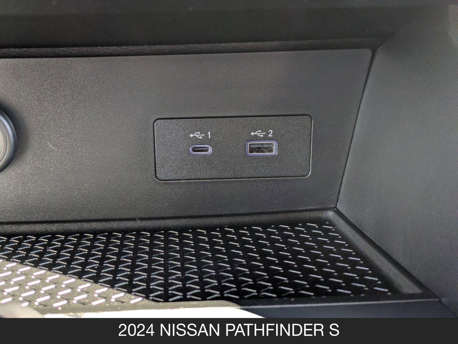 Used 2024 Nissan Pathfinder S image 21